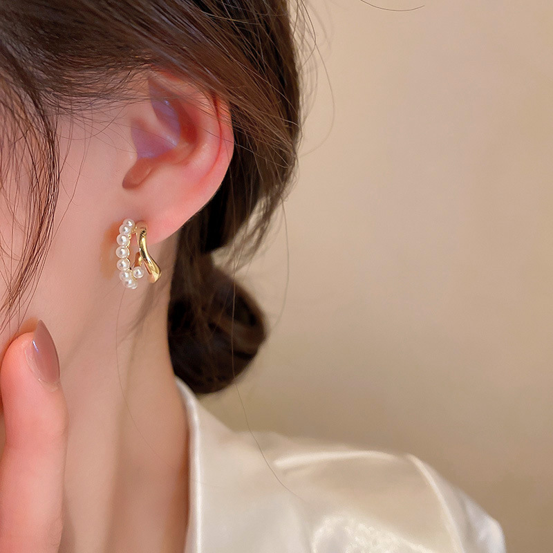 Fashion Alloy Geometric Earrings Banquet Electroplating Pearl Hoop Earrings As Picture
