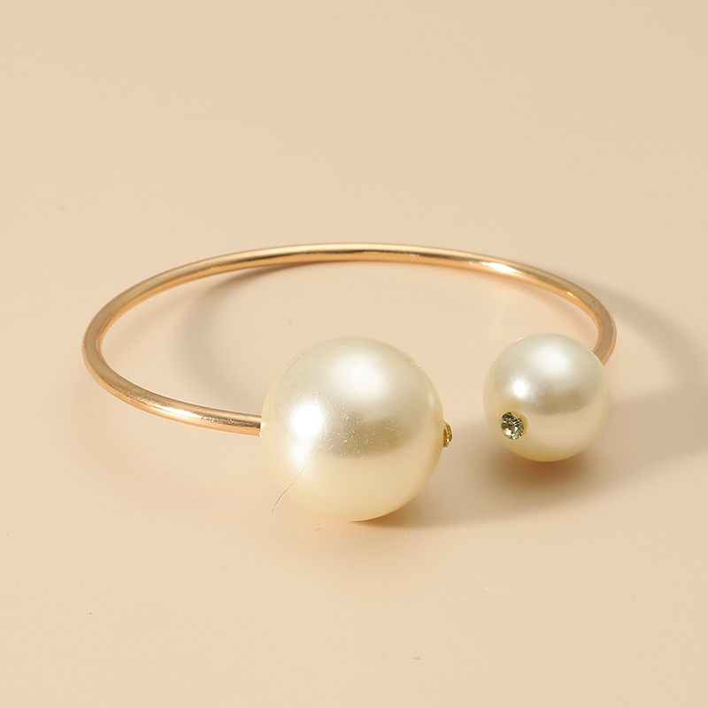 Fashion Simple Diamond Large and Small Pearls Open-Ended Bracelet