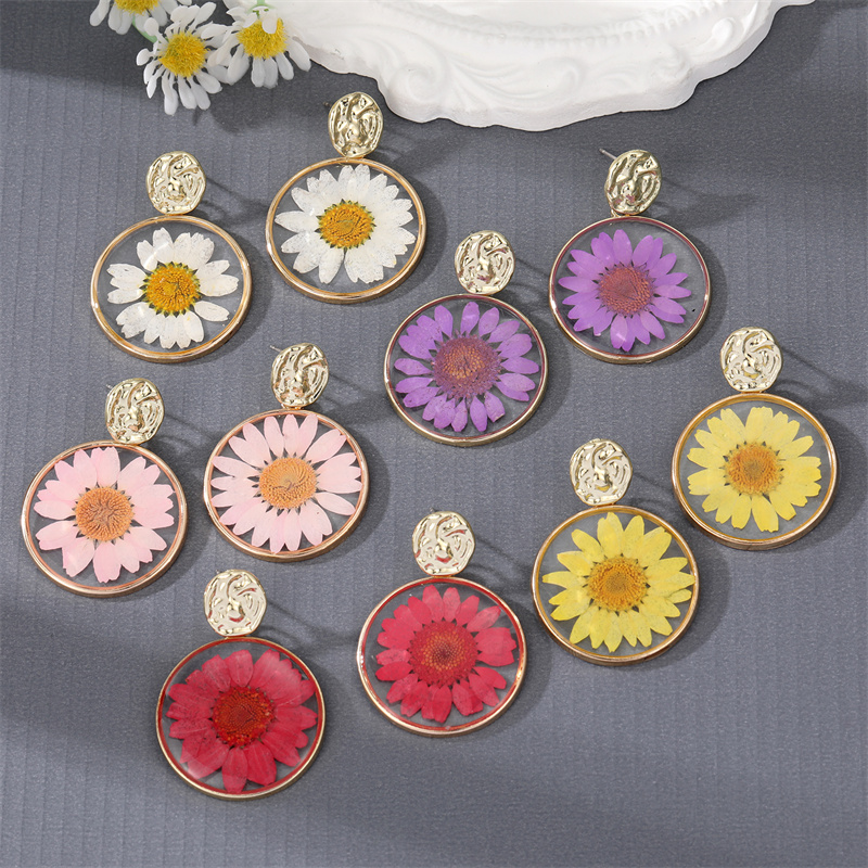 new style Transparent Dried Flower Little Daisy Resin round pendant Earrings