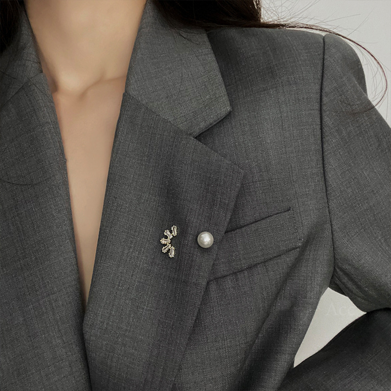 Anti-Exposure Pearl Diamond Flower Brooch Geometric Korean Real Gold Plating Design Accessories Grac