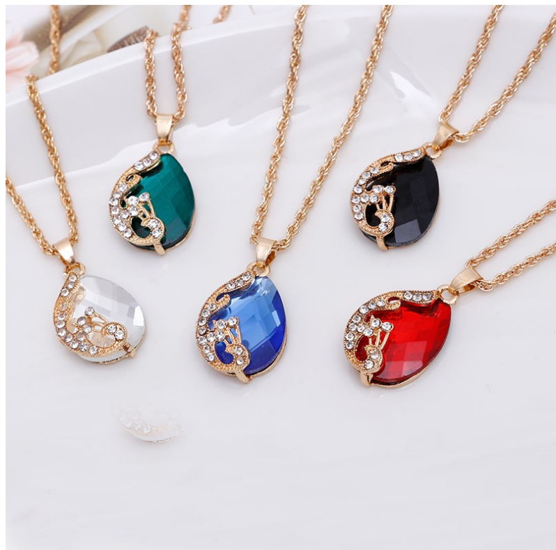 Crystal Drop-Shaped Gem Hollow Peacock Necklace Three-Piece Set