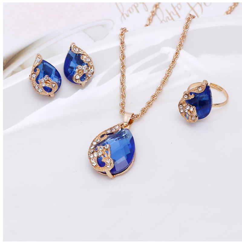 Crystal Drop-Shaped Gem Hollow Peacock Necklace Three-Piece Set