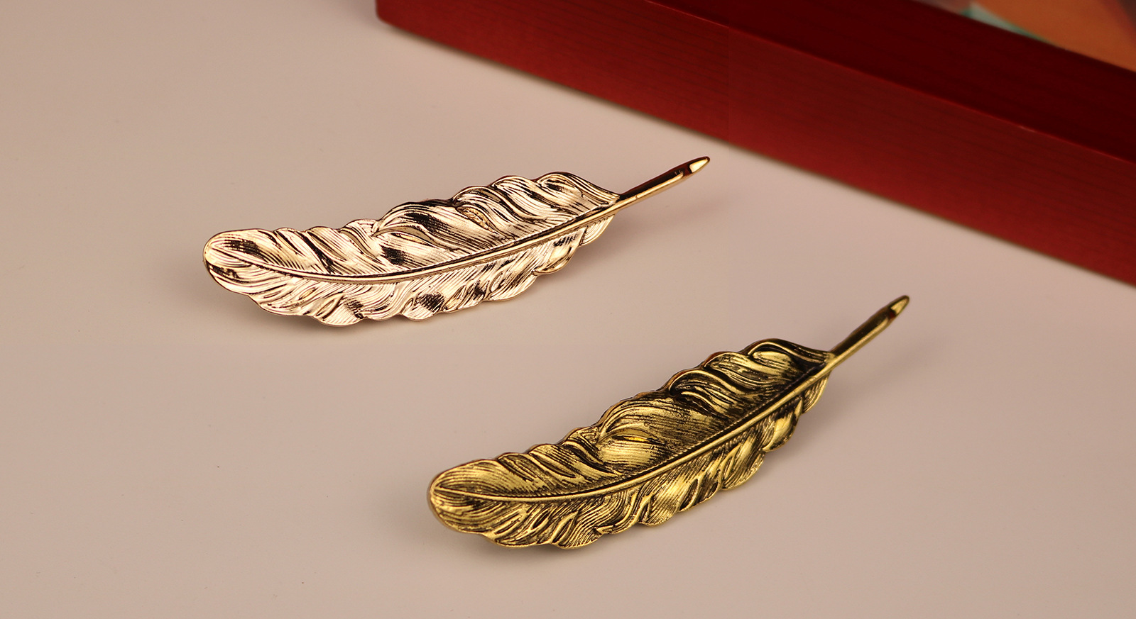 fashion Simple solid color Feather shape Coat Brooch