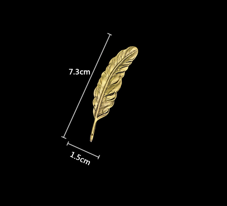 fashion Simple solid color Feather shape Coat Brooch