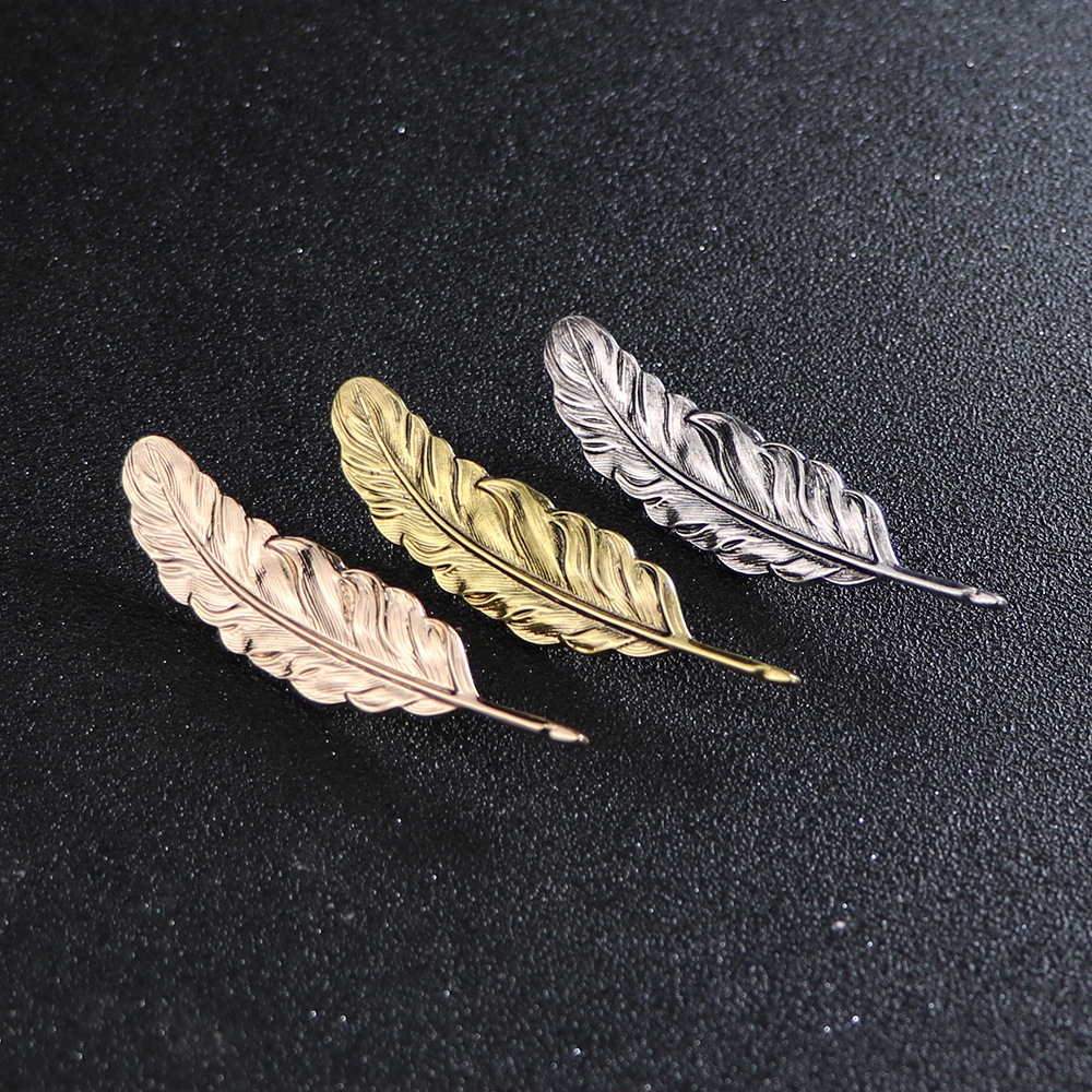 fashion Simple solid color Feather shape Coat Brooch