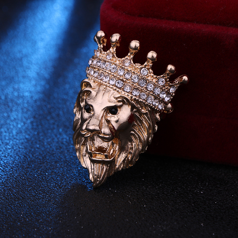 solid color Vintage Lion head with rhinestone inlaid Crown Brooch