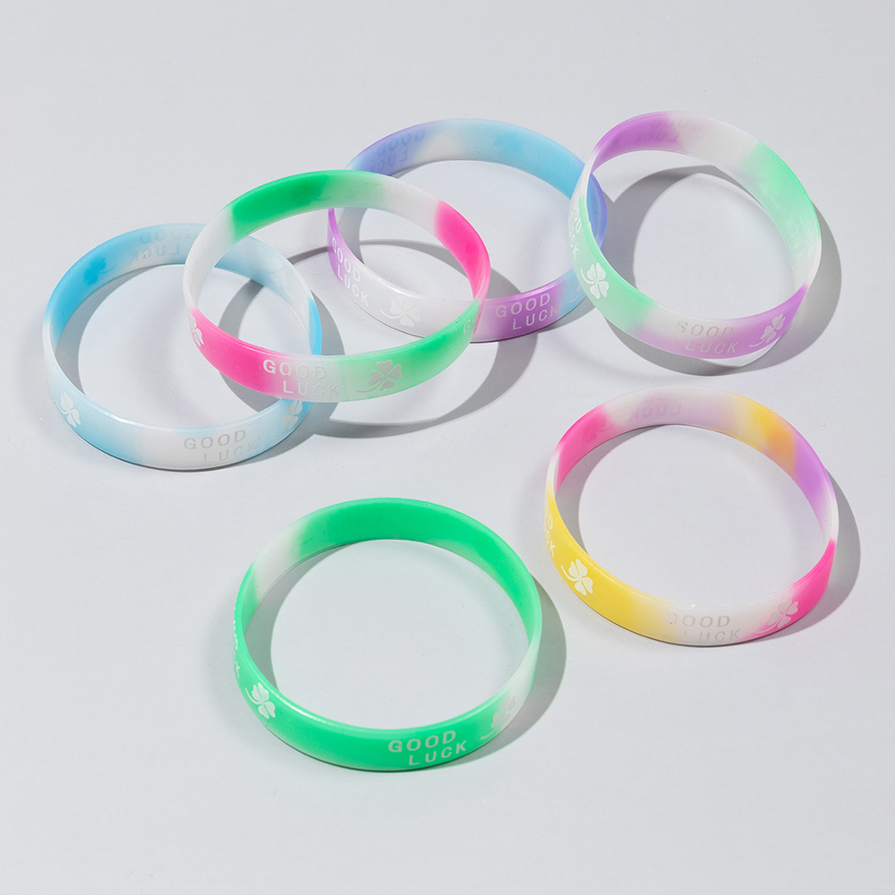 Funny Fashion Four Leaf Clover Skull Silica Gel Bracelet 1 Set