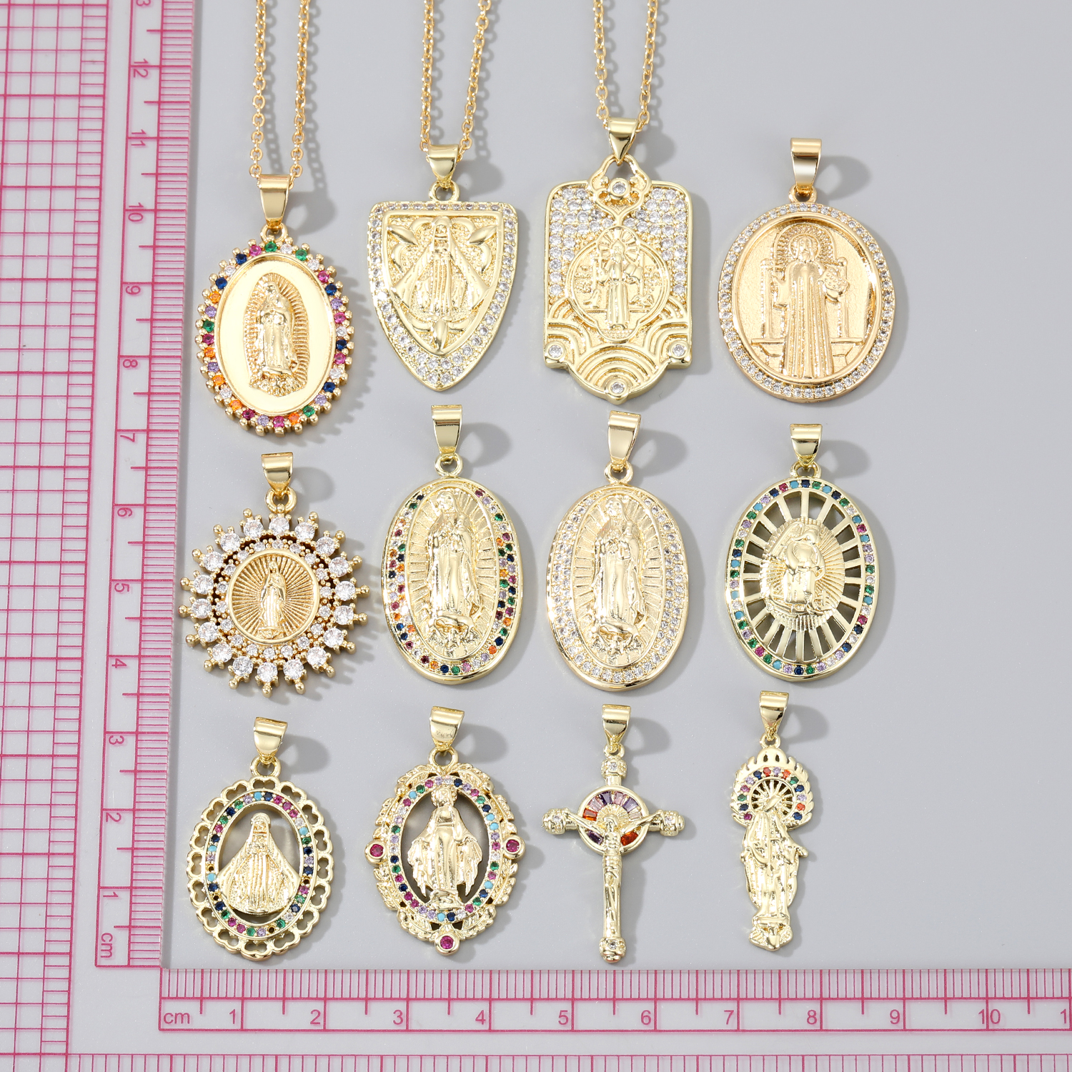 Womenu0027S Fashion Portrait Copper Plating Inlaid zircon Zircon Necklaces