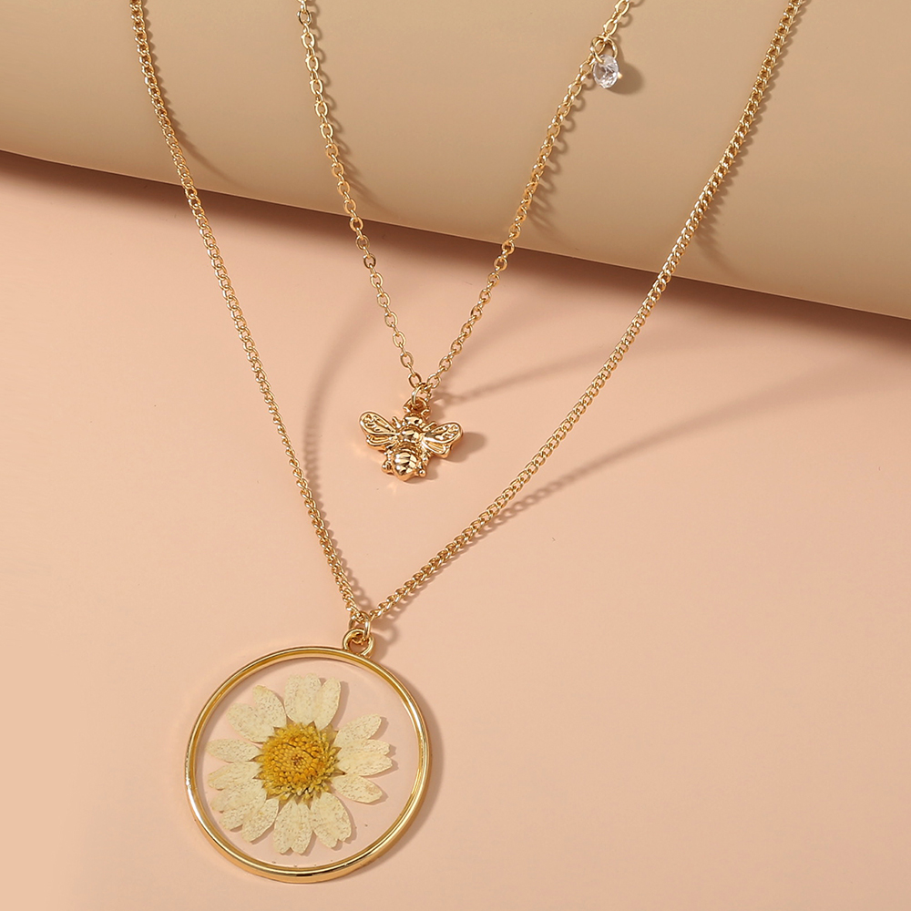 Fashion Chrysanthemum Bee Alloy Plating Resin Necklace 1 Piece