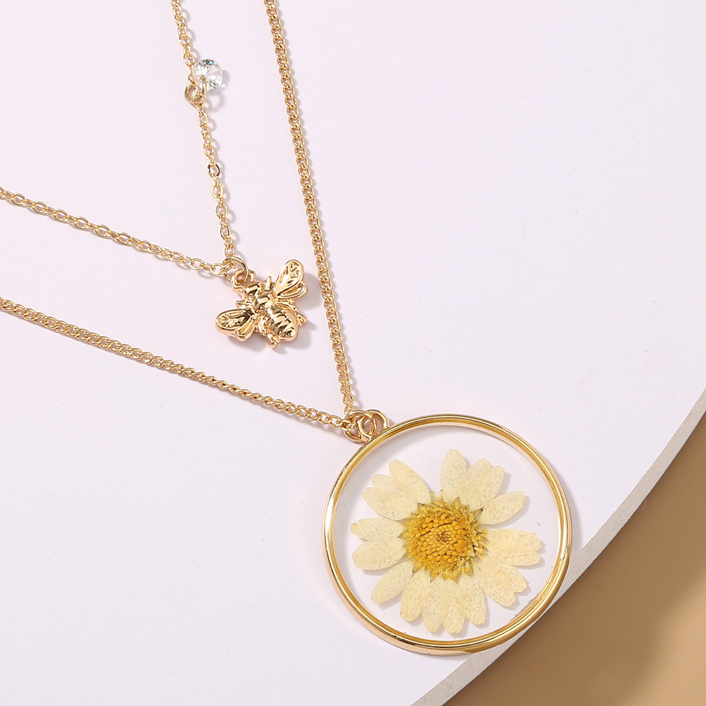 Fashion Chrysanthemum Bee Alloy Plating Resin Necklace 1 Piece