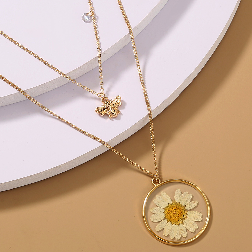 Fashion Chrysanthemum Bee Alloy Plating Resin Necklace 1 Piece