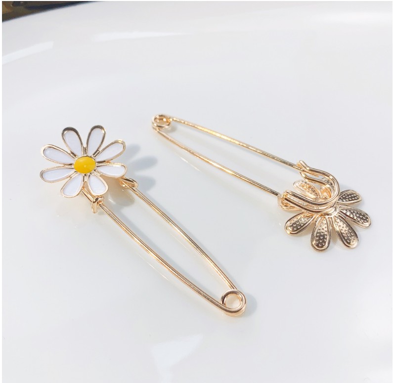 Cute Daisy Alloy Paint Brooches