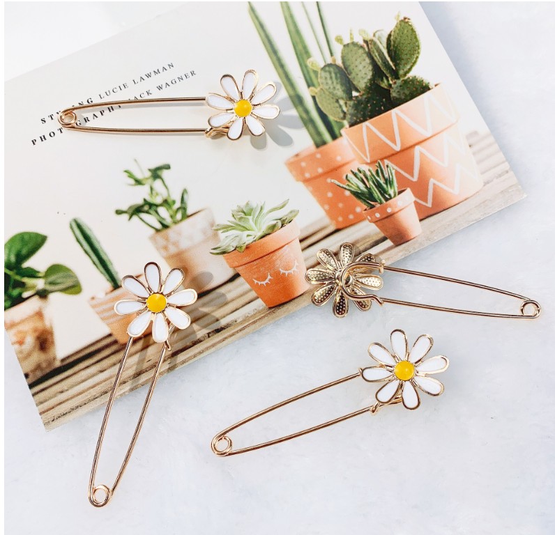 Cute Daisy Alloy Paint Brooches