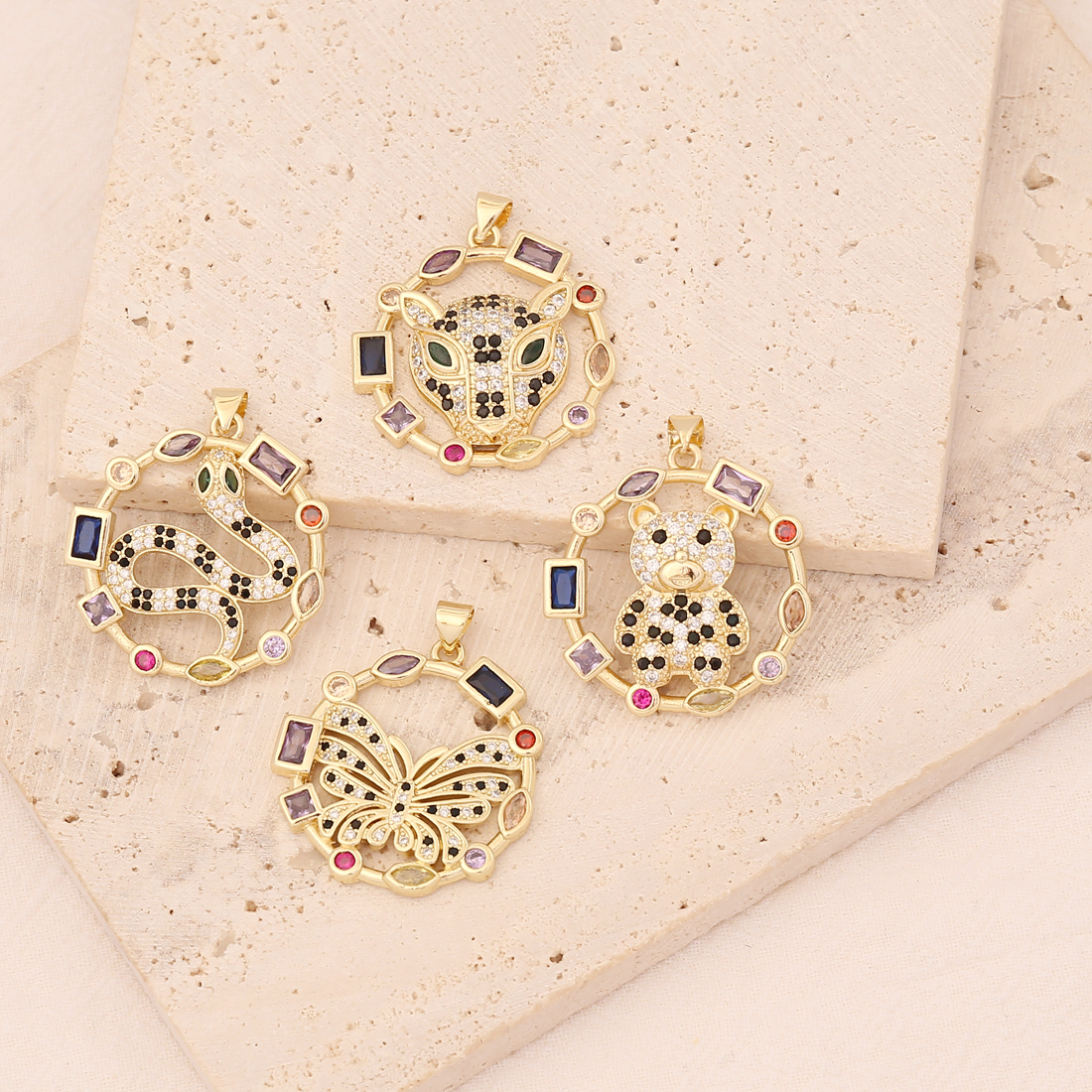 Fashion Animal Stainless Steel Copper Pendant Necklace Hollow Out Inlaid Zircon Zircon Stainless Ste