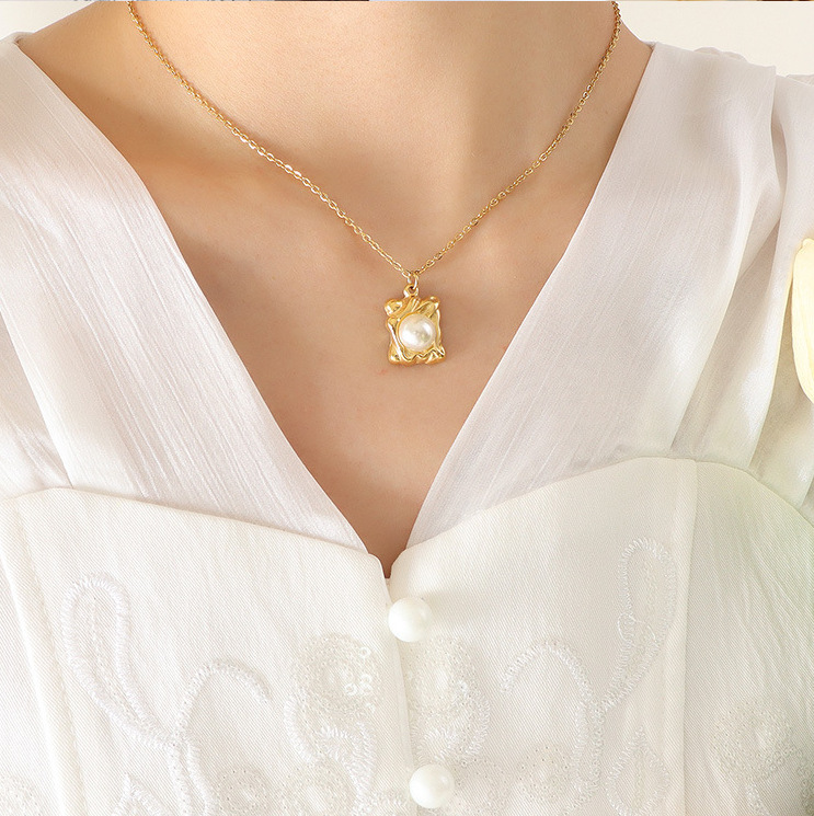 Luxurious Geometric Titanium Steel Pendant Necklace Plating Artificial Pearl Stainless Steel Necklac