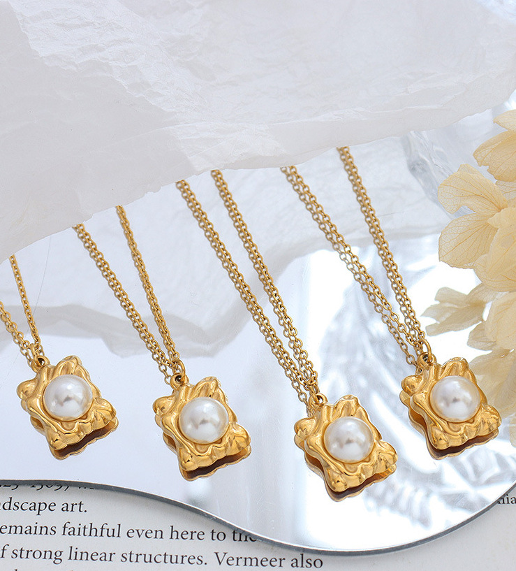 Luxurious Geometric Titanium Steel Pendant Necklace Plating Artificial Pearl Stainless Steel Necklac