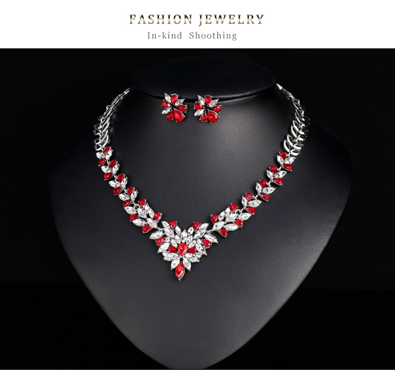 Fashion Geometric Alloy Inlay Rhinestone Glass Earrings Necklace 1 Set