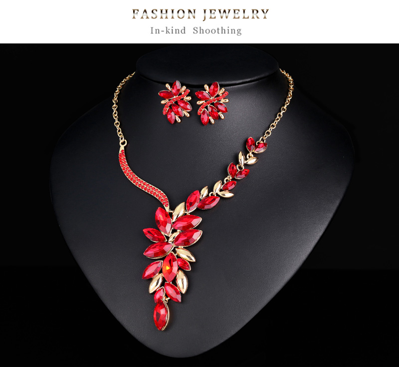 Fashion Geometric Alloy Inlay Rhinestone Glass Earrings Necklace 1 Set