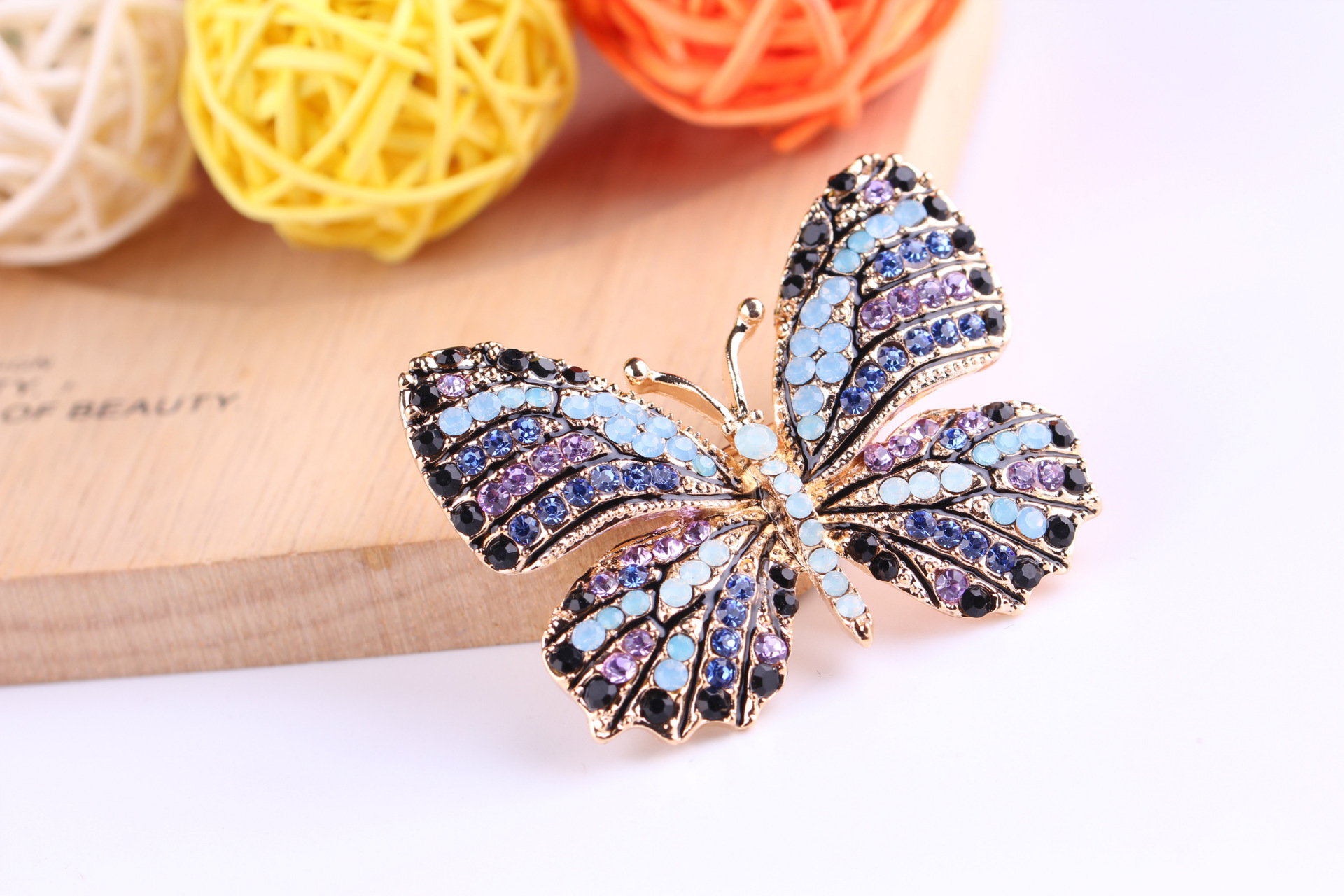 Retro Butterfly Alloy Plating Diamond Corsage