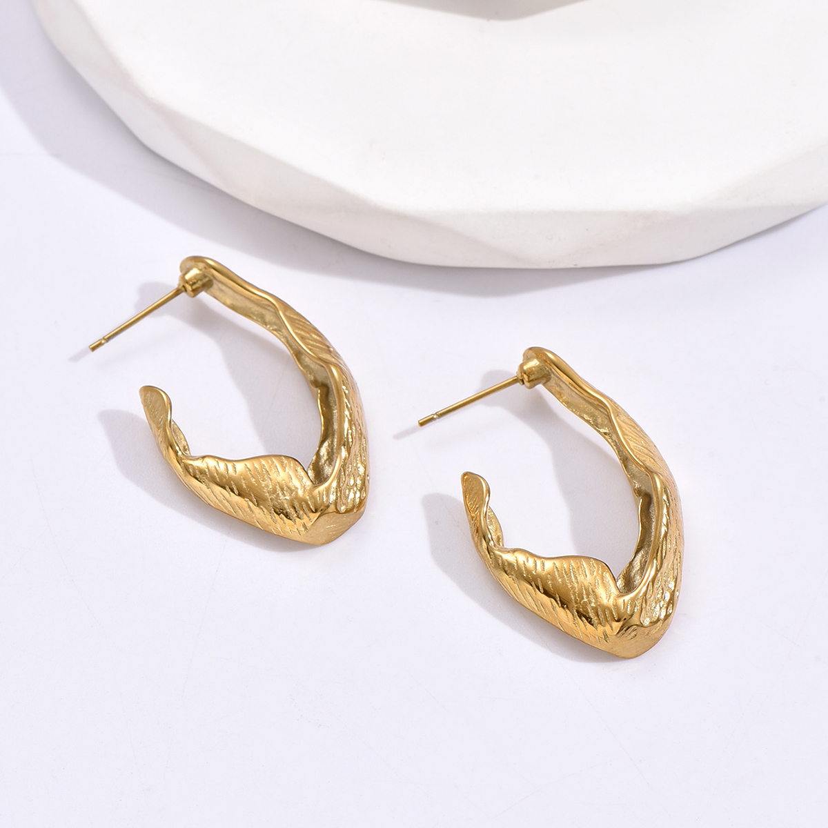 Retro Abstract Stainless Steel Pleated Earrings 1 Pair