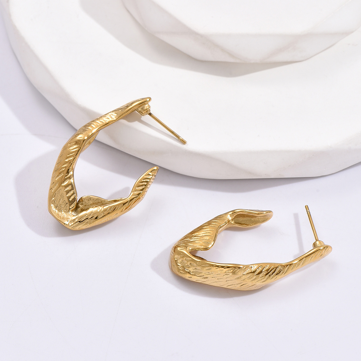 Retro Abstract Stainless Steel Pleated Earrings 1 Pair