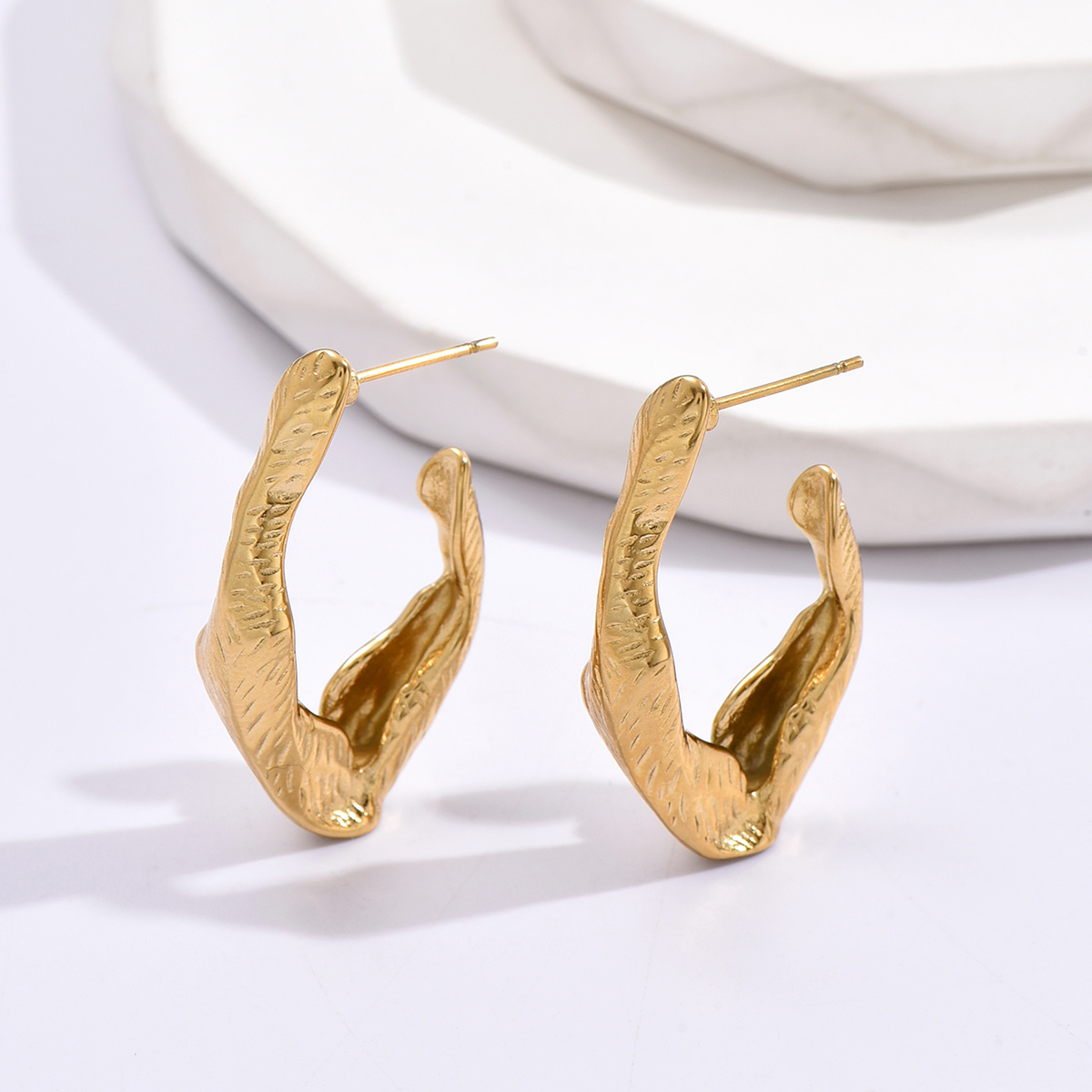 Retro Abstract Stainless Steel Pleated Earrings 1 Pair