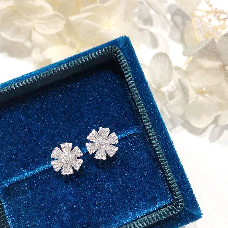 Simple Style Flower Copper Ear Studs Zircon Copper Earrings