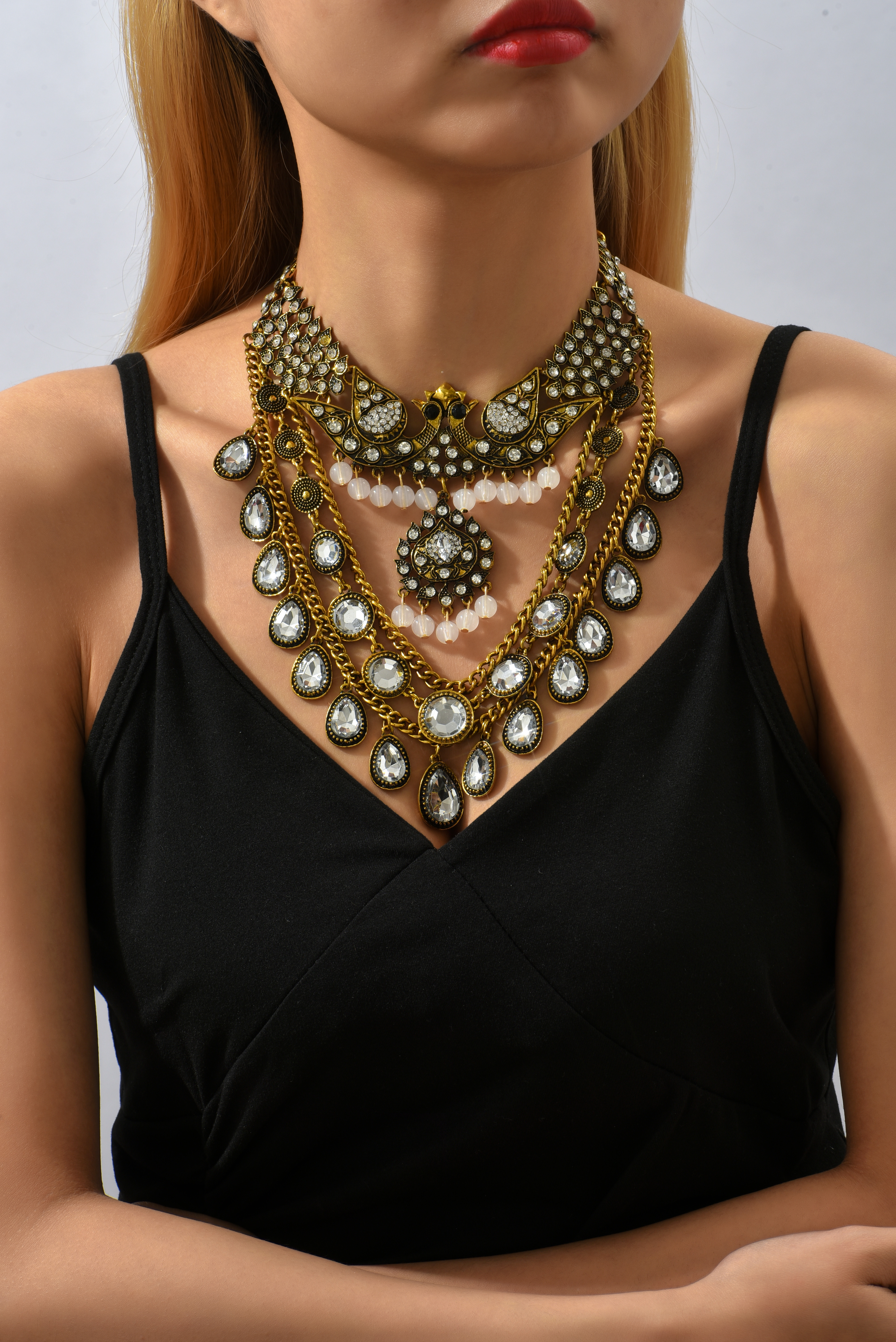 Luxurious Geometric Water Droplets Alloy Inlay Rhinestone Necklace