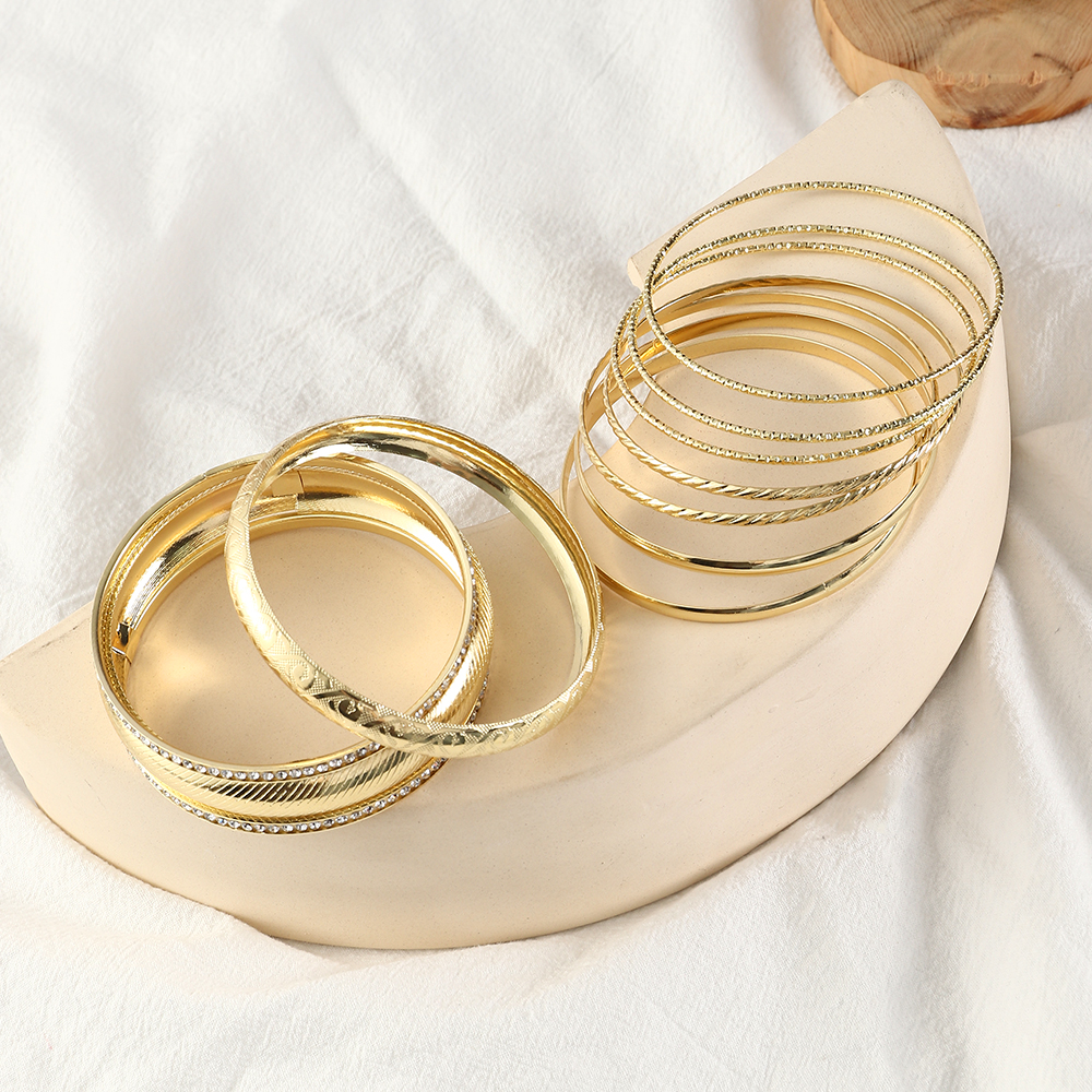 Fashion Geometric Alloy Shiny Metallic Bangle 1 Set