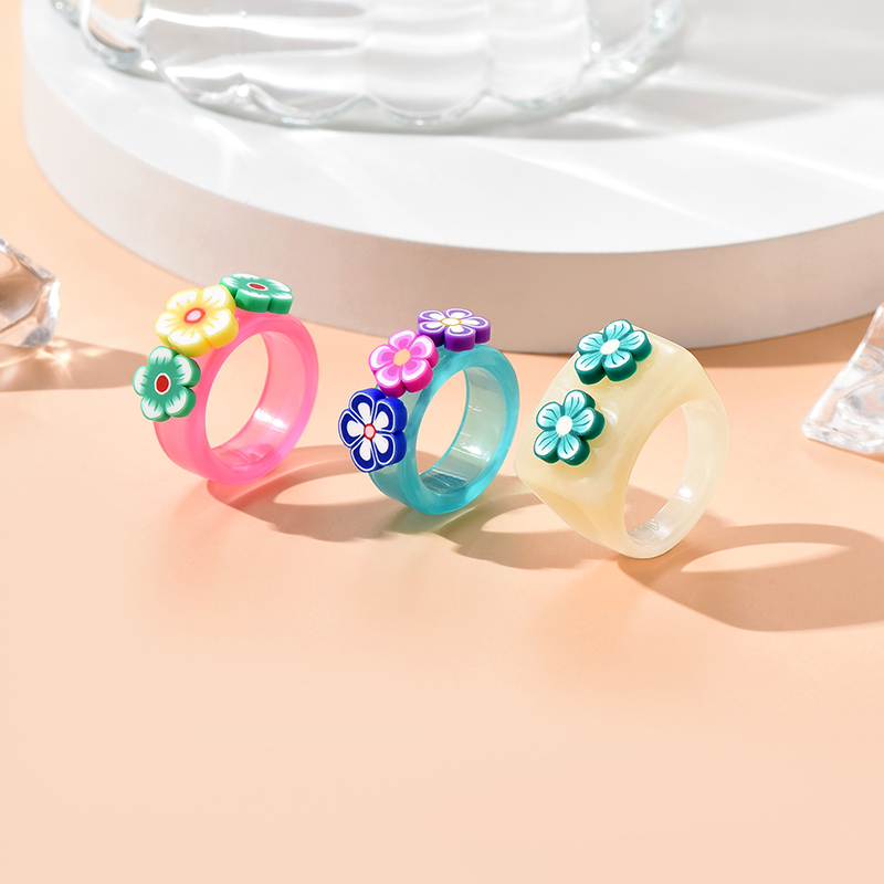 Cute Flower Synthetic Resin Rings