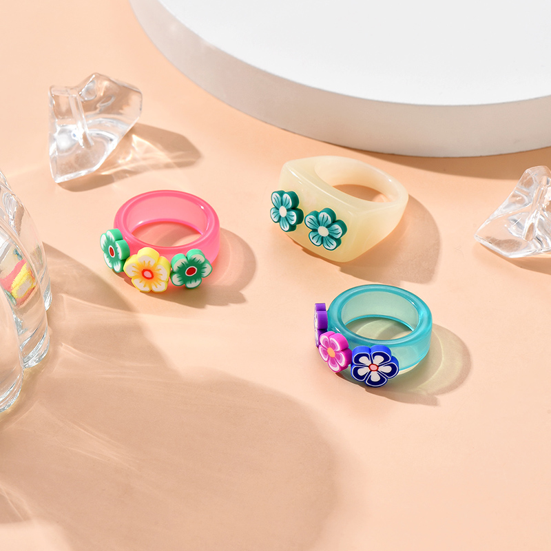 Cute Flower Synthetic Resin Rings