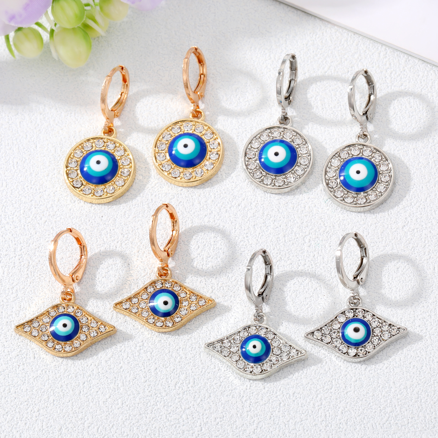 Simple Style Devilu0027S Eye Alloy Inlay Zircon Earrings 1 Piece
