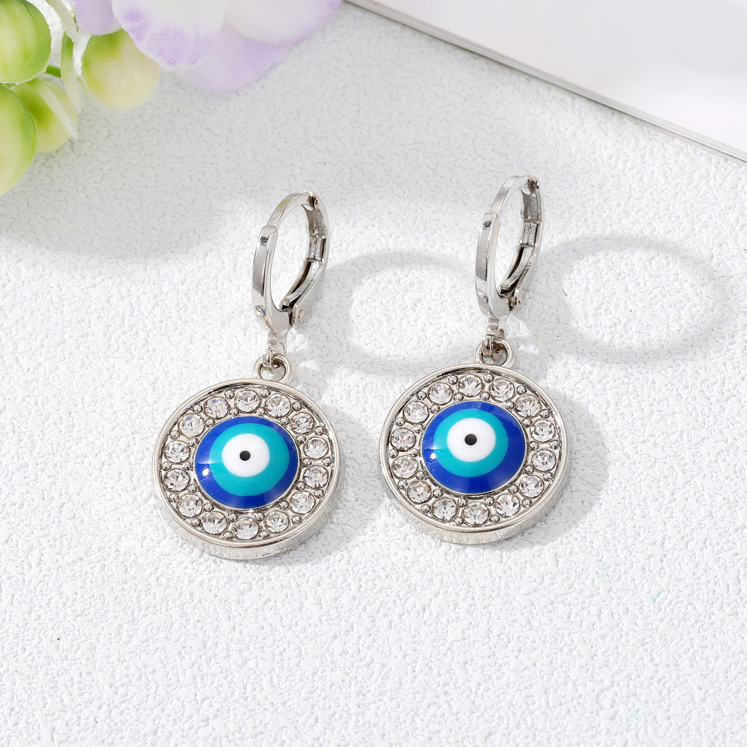 Simple Style Devilu0027S Eye Alloy Inlay Zircon Earrings 1 Piece