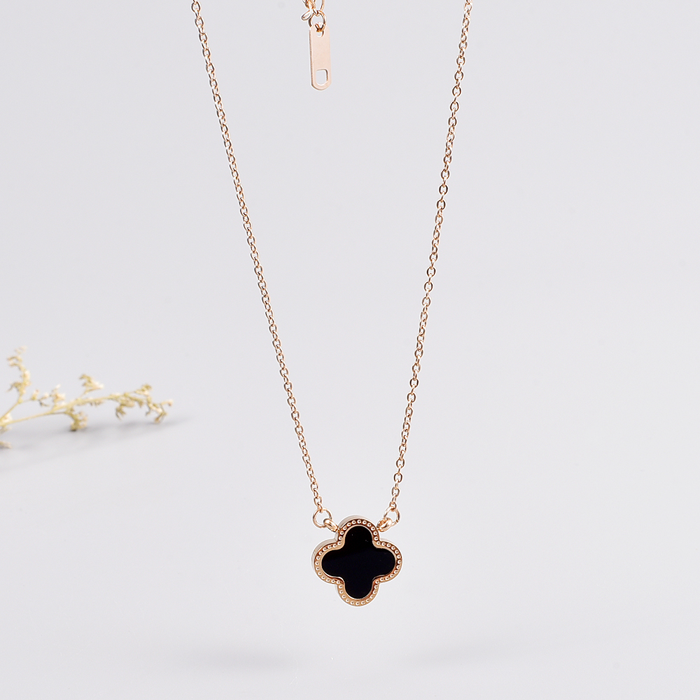 Fashion Four Leaf Clover Titanium Steel Pendant Necklace Plating Inlaid Shell Stainless Steel Neckla