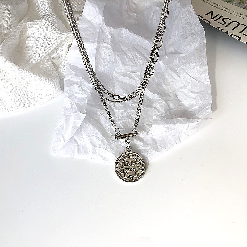 Fashion Portrait Alloy Pendant Necklace 1 Piece