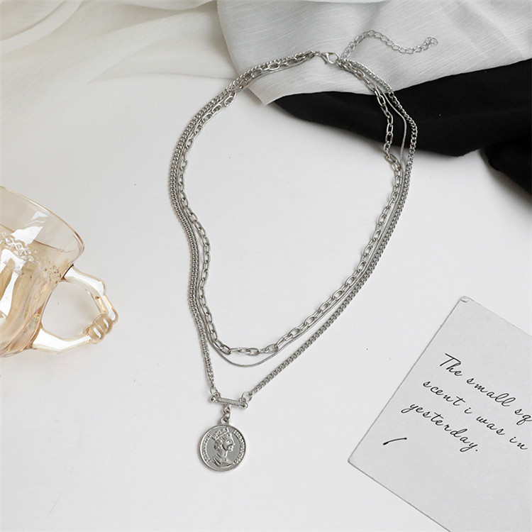 Fashion Portrait Alloy Pendant Necklace 1 Piece