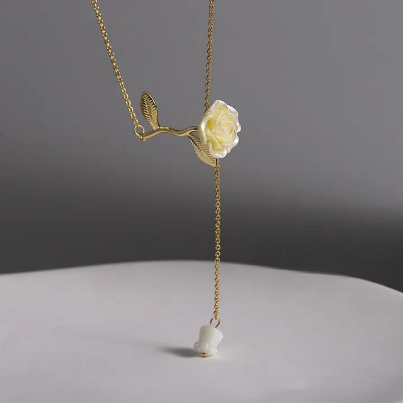 Fashion Rose Alloy Pendant Necklace 1 Piece