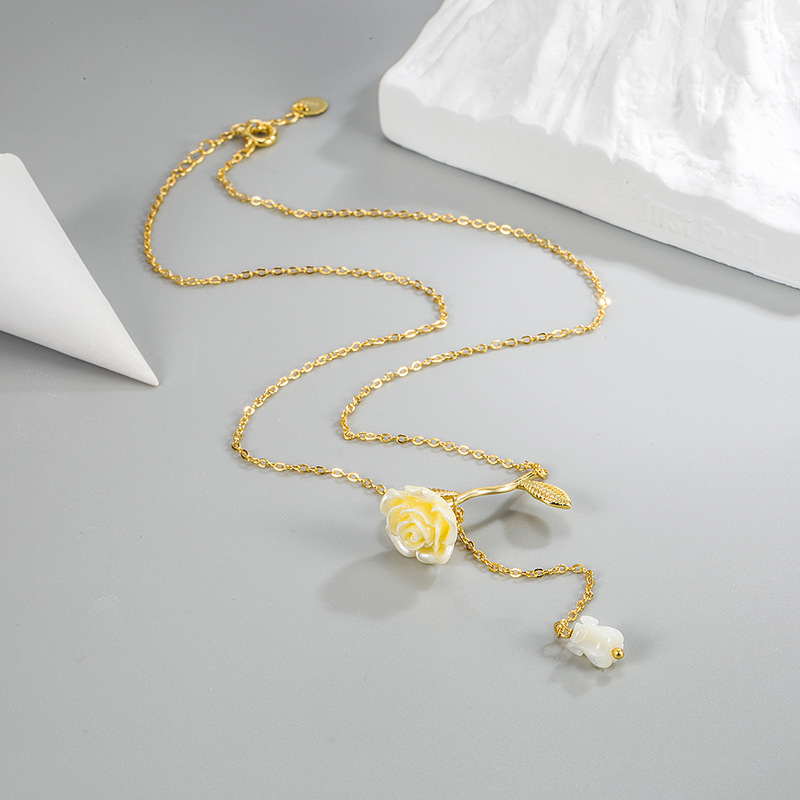 Fashion Rose Alloy Pendant Necklace 1 Piece